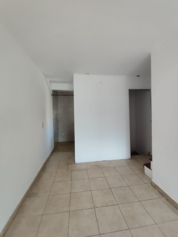 SE ALQUILA TRIPLEX