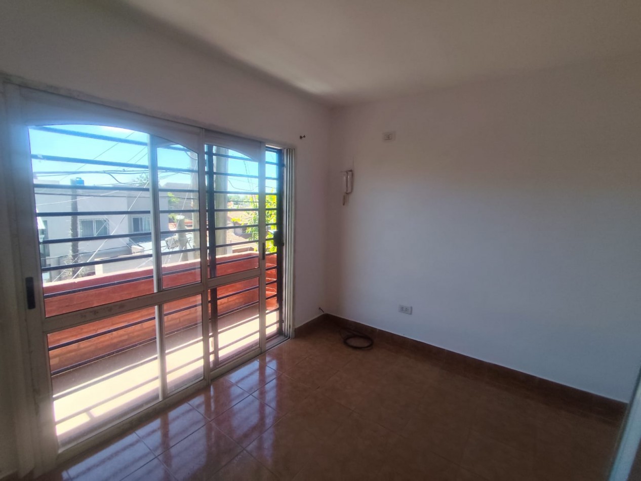 SE ALQUILA TRIPLEX