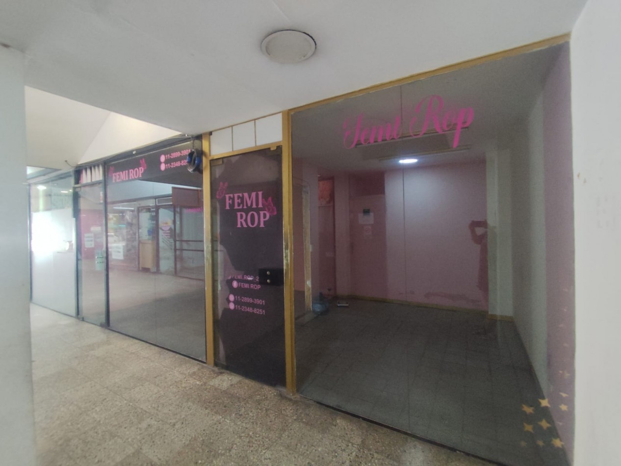 SE ALQUILAN LOCALES EN GALERIA
