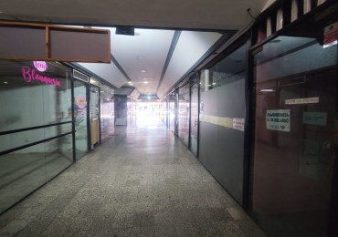 SE ALQUILAN LOCALES EN GALERIA